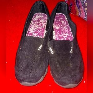 Skechers black loafers